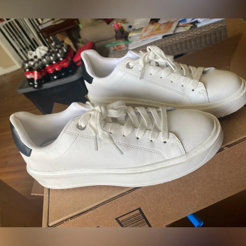 Steve Madden Charlie Platform Sneaker - Picture 6 of 9